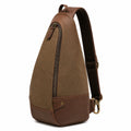 Sac bandoulière format compact en matière synthétique marron kaki à fermeture zippée style urbain